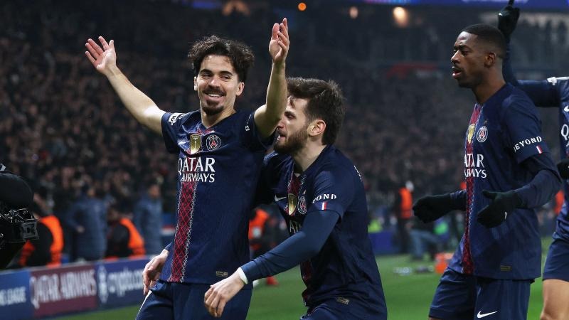 [流言板]突然断电！山西连续4分钟未得分，上海12-0高潮杀死比赛悬念50亮109回复